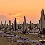 Seafront Luminous Flat In Bibione-beahost アパート ビビオーネ