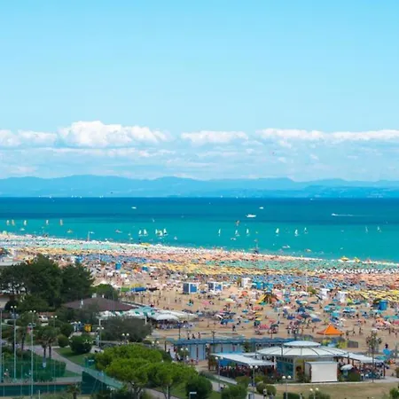 Bright Seafront Flat In With Side Sea View Apartmán