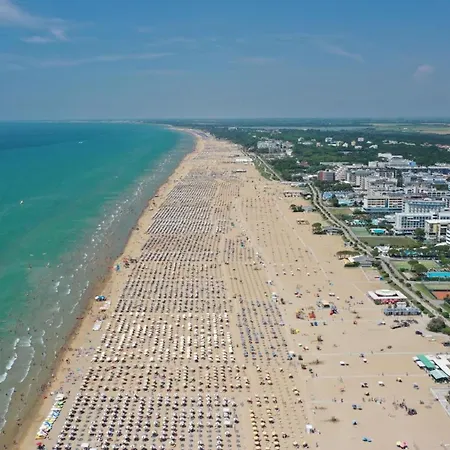 Seafront Luminous Flat In Bibione-beahost *