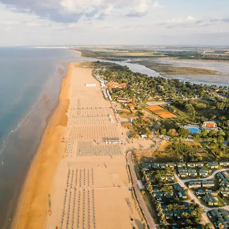 Seafront Luminous Flat In Bibione-beahost