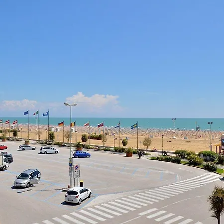 Bright Seafront Flat In With Side Sea View * Bibione